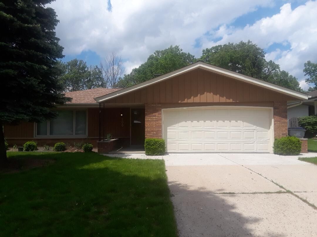 Property Photo: 700 W Abbott Ave WI 53221