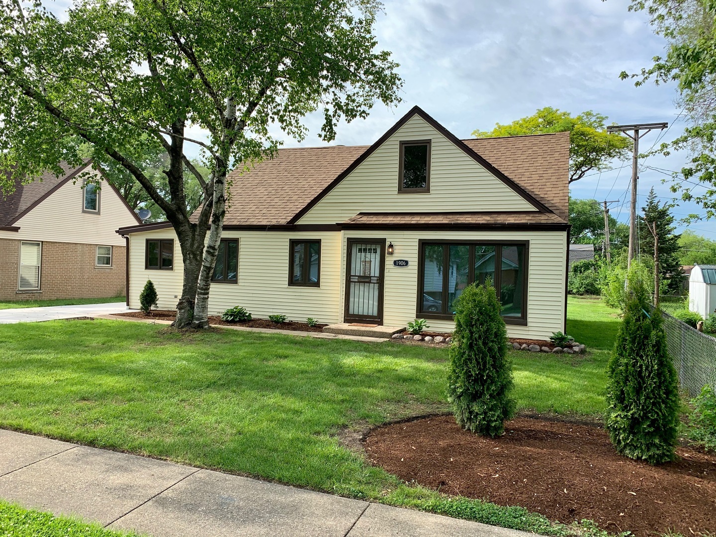 Property Photo:  1906 North Shore Avenue  IL 60018 