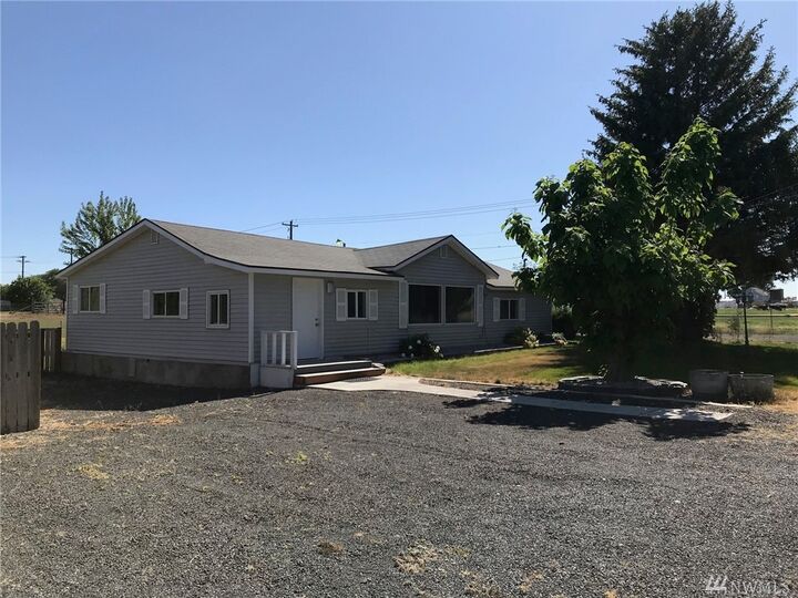 Property Photo:  7503  Rainier Road NE  WA 98837 