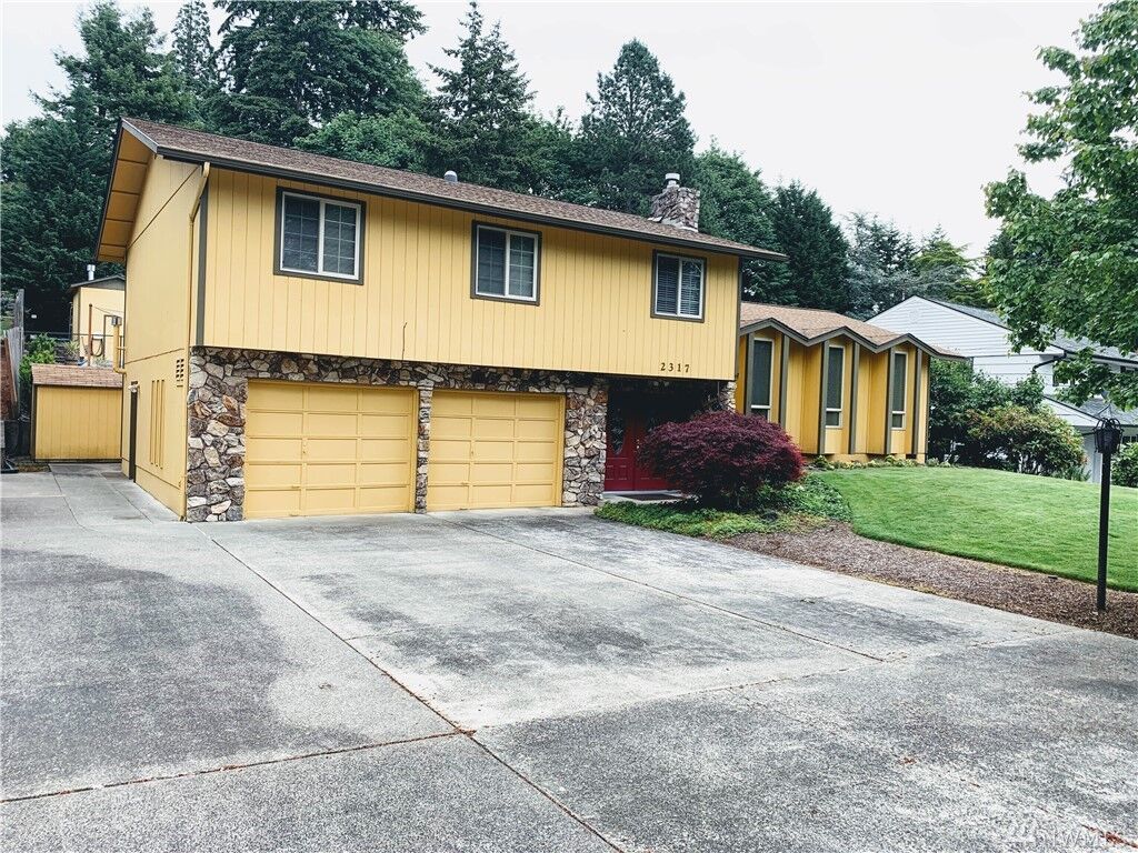 Property Photo: 2317 W Hills Drive WA 98632