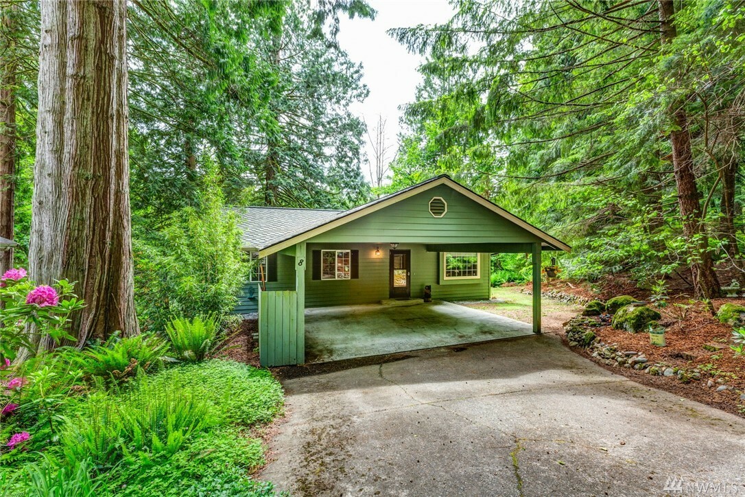 Property Photo:  8 Cedar Place  WA 98229 