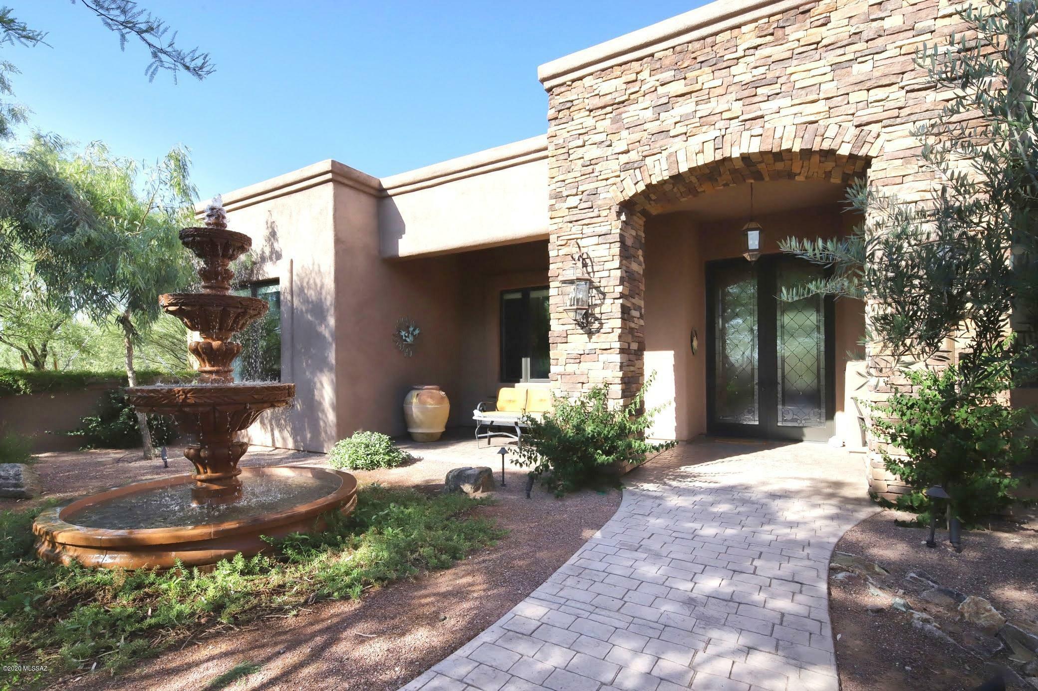 Property Photo:  6868 N Pomelo Drive  AZ 85704 