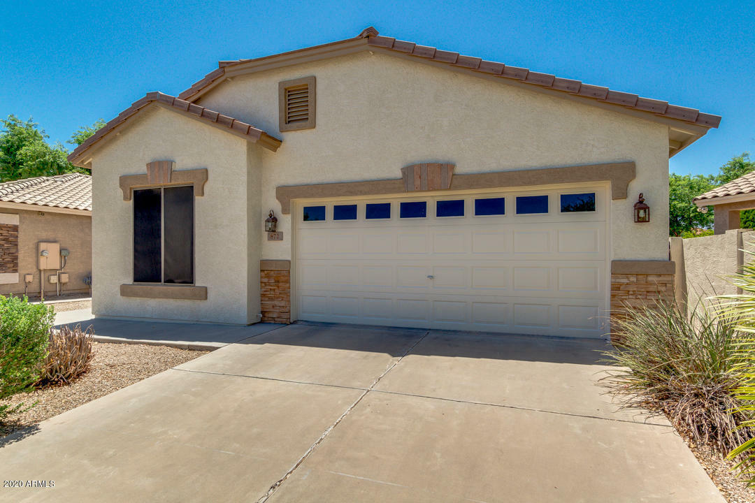 Property Photo:  872 S Roca Street  AZ 85296 