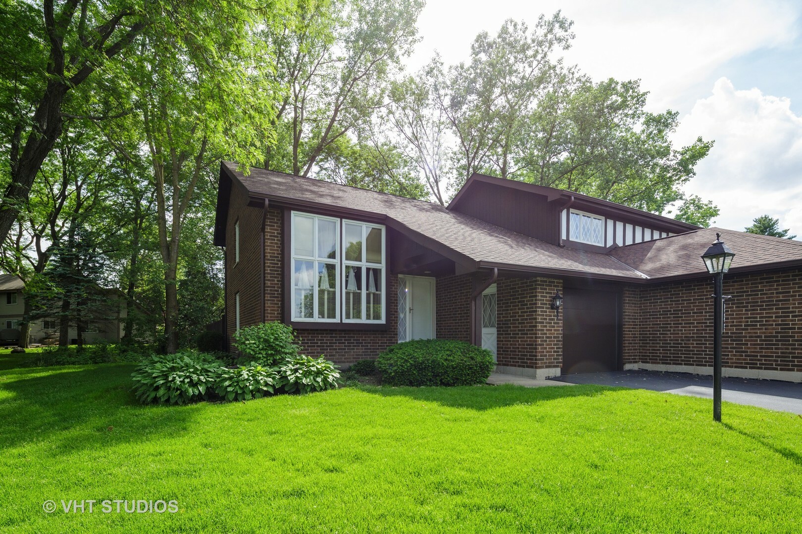 Property Photo: 583 Saint Andrews Court IL 60014