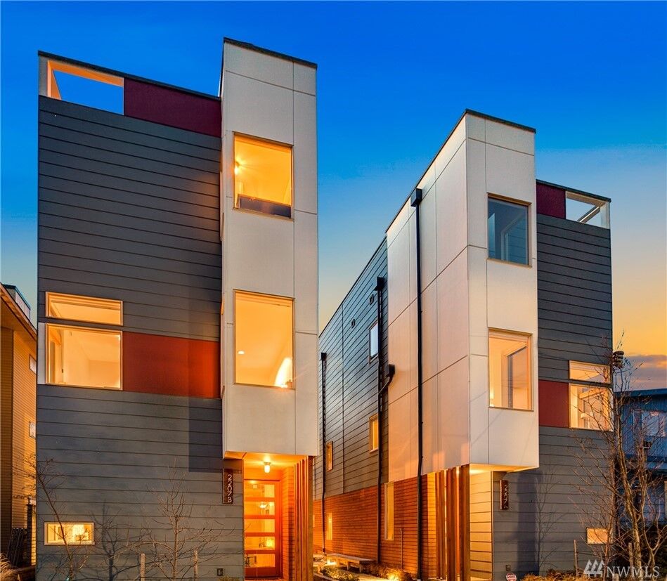 Property Photo:  2207  14th Avenue S A  WA 98144 