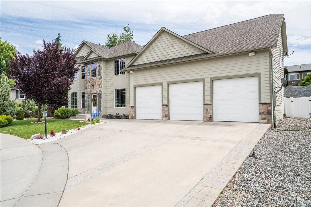 Property Photo:  1014  Jackie Lane  WA 98802 