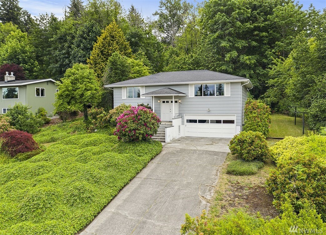 Property Photo: 8402 75th Ave E WA 98371