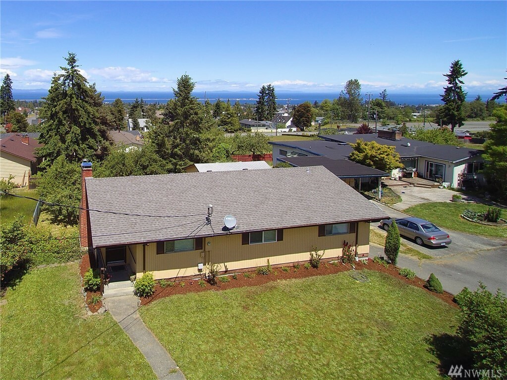 Property Photo:  111 E Apple Lane  WA 98362 