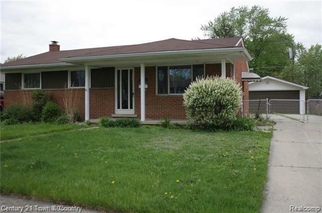 Property Photo:  2343 Parliament Drive  MI 48310 