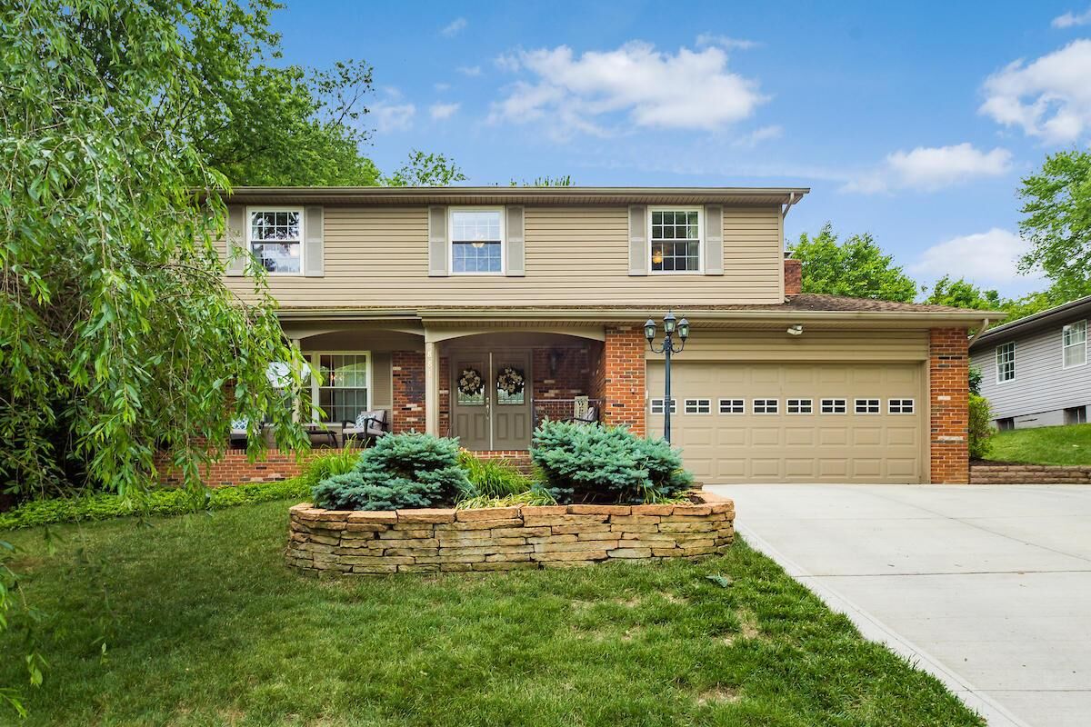 Property Photo:  881 Singing Hills Lane  OH 43235 