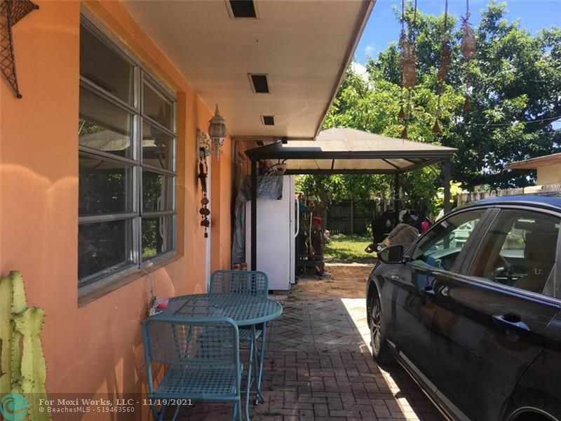 Property Photo:  5717 38th St  FL 33023 