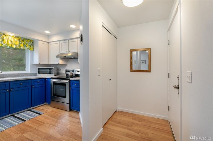 Property Photo:  7409 210th St SW 212  WA 98026 