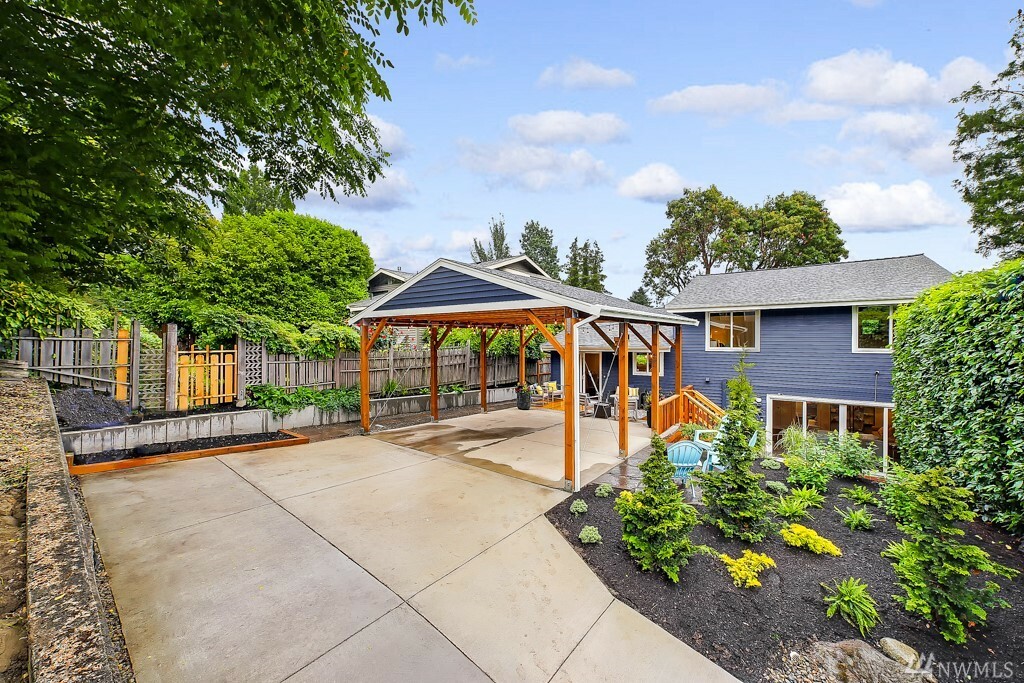 Property Photo: 401 31st Ave WA 98122