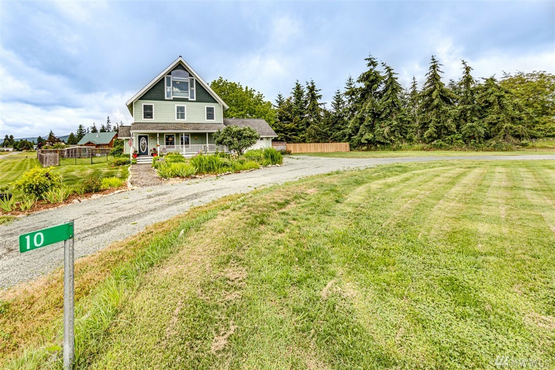 Property Photo:  10 Klahn Country Rd  WA 98382 