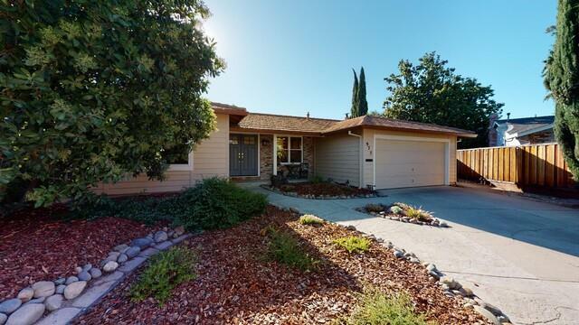 Property Photo:  975 Dawnview Court  CA 95136 