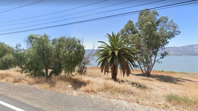 Property Photo: 15 Lakeshore Drive CA 92530
