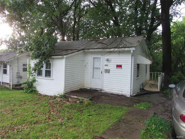 Property Photo: 3202 Oakwood Avenue 62002