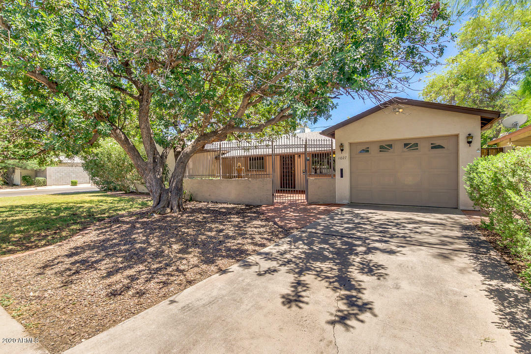 Property Photo:  1027 W 19th Street  AZ 85281 