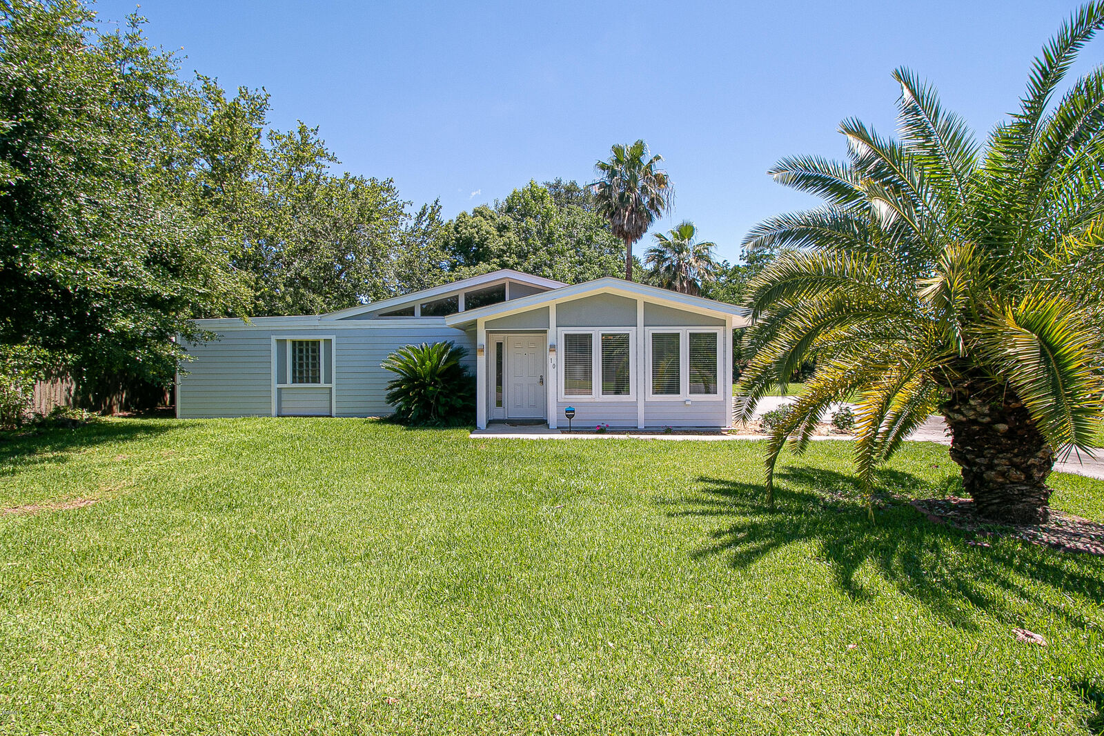 Property Photo:  10 Oakwood Drive  MS 39507 