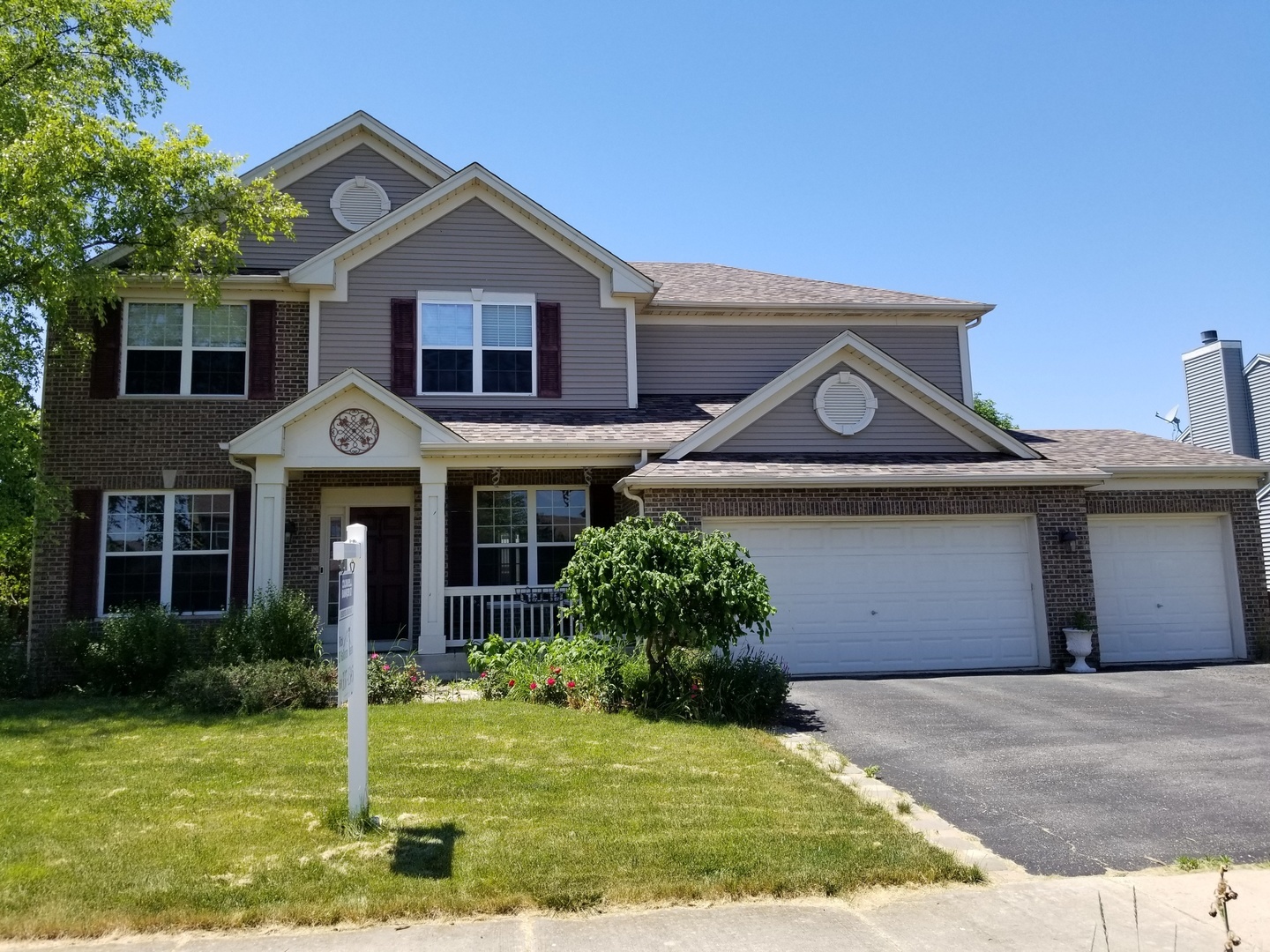Property Photo: 1861 Cambridge Lane IL 60538