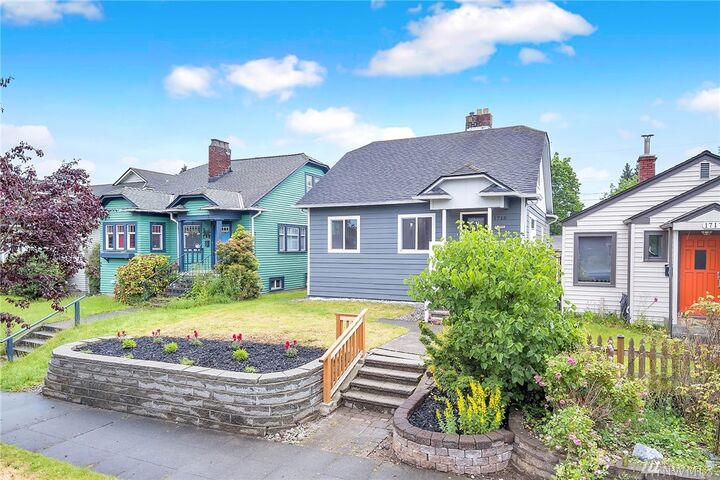 Property Photo: 1715 Rainier Avenue WA 98201