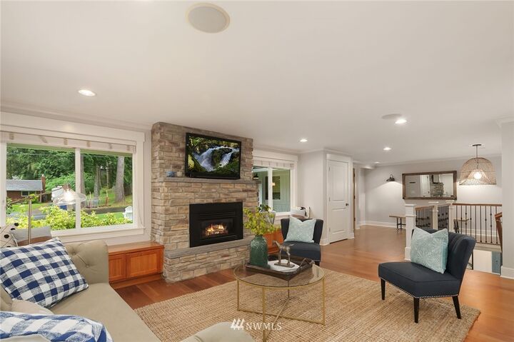Property Photo: 6811 120th Avenue NE WA 98033