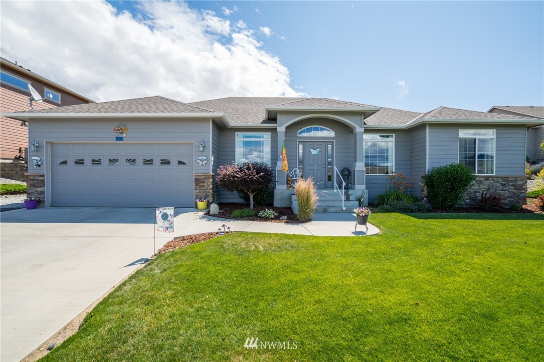 Property Photo:  1995  Stoneridge Drive  WA 98802 