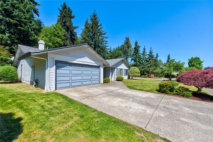 Property Photo: 6523 117 Avenue SE WA 98006