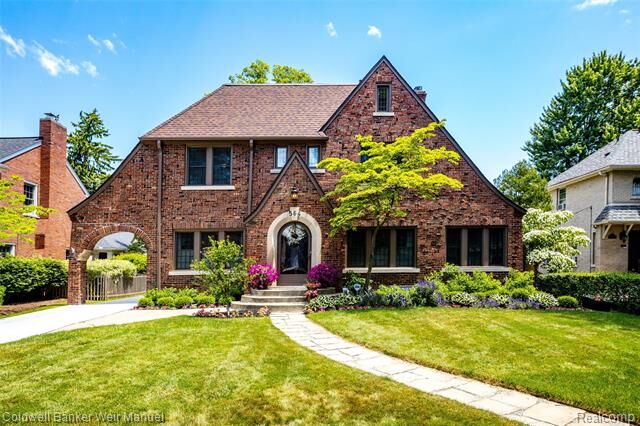 Property Photo:  564 Washington Road  MI 48230 