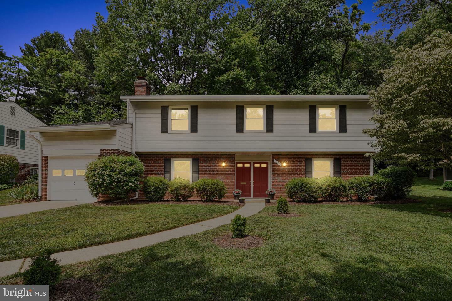 Property Photo:  11304 Orleans Way  MD 20895 