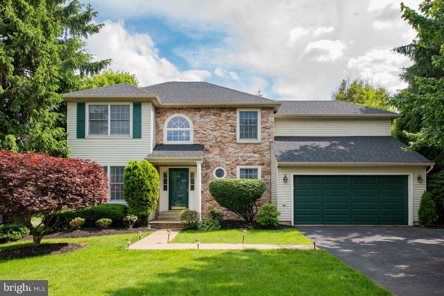 Property Photo:  202 E Fairwood Drive  PA 18914 