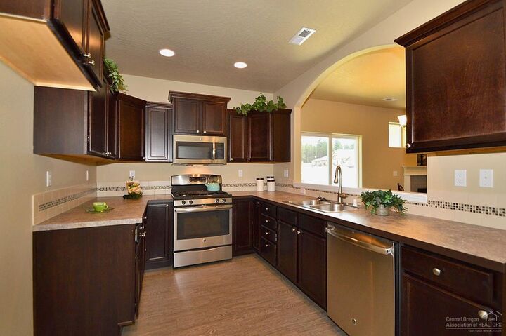 2543 NW Ivy Way  Redmond OR 97756 photo