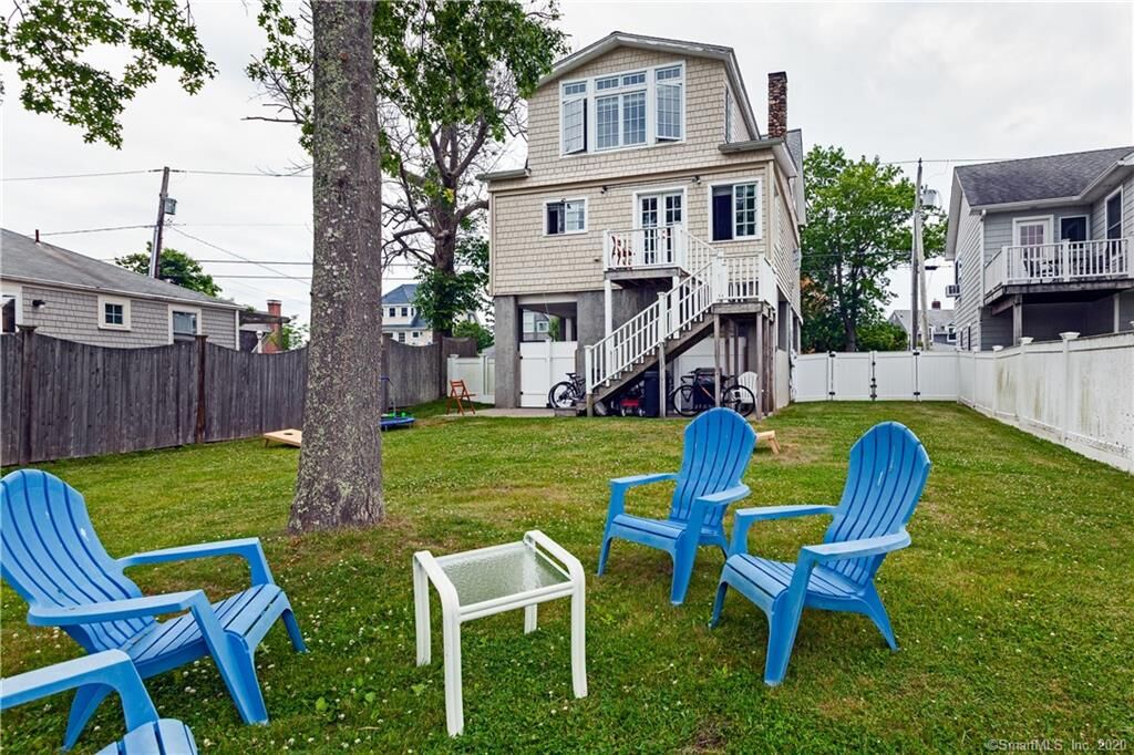 Property Photo:  12 Groveway  CT 06413 