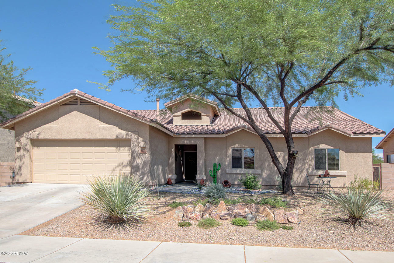 Property Photo:  7994 N Blue Brick Drive  AZ 85743 