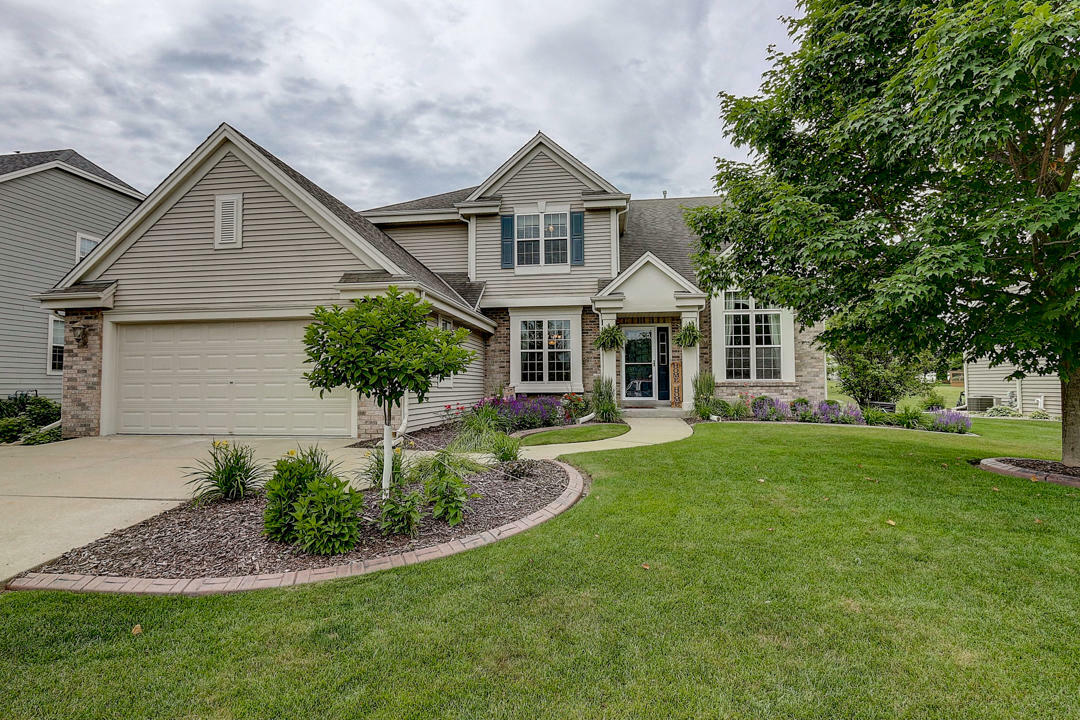 Property Photo: 1611 Prairie Dr WI 53095