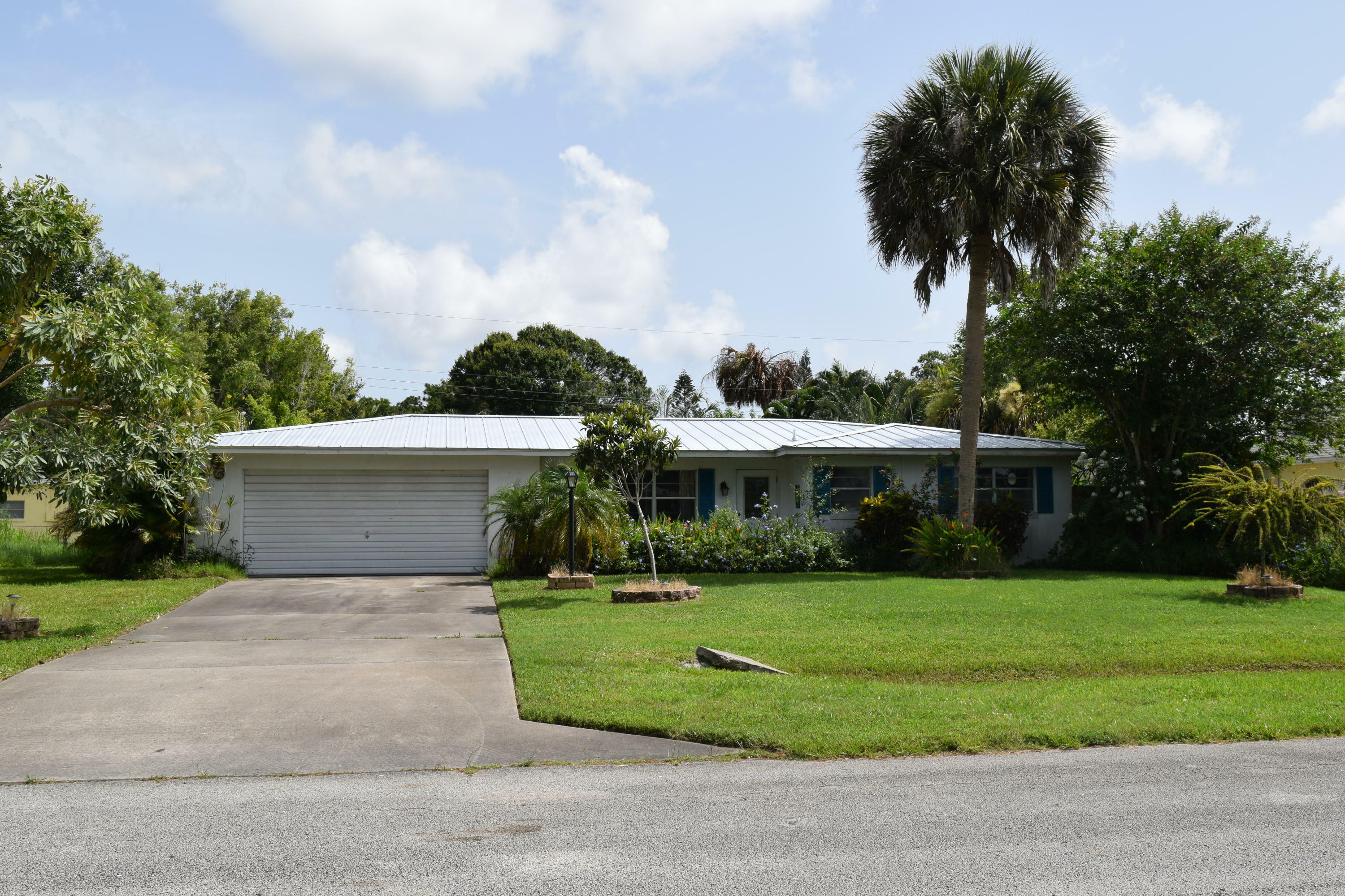 Property Photo:  7706 Miramar Avenue  FL 34951 