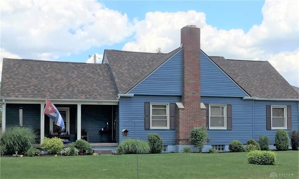 Property Photo: 1913 S Sunny Ridge Road OH 45414