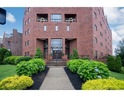 Property Photo: 44 Elm St 302 MA 01609
