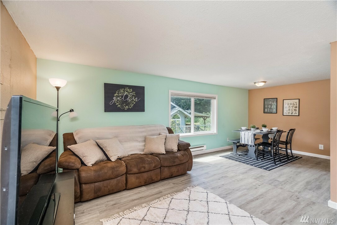Property Photo: 605 98th St S WA 98444