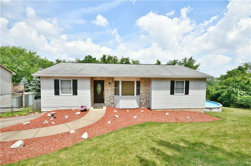 Property Photo: 1900 Hertford Drive PA 15129
