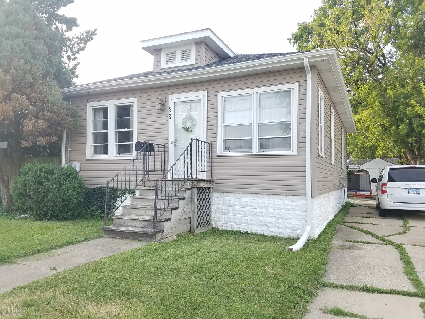 Property Photo:  906 Jungles Avenue  IL 60505 