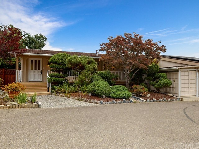 Property Photo:  217 Oak View  CA 93424 