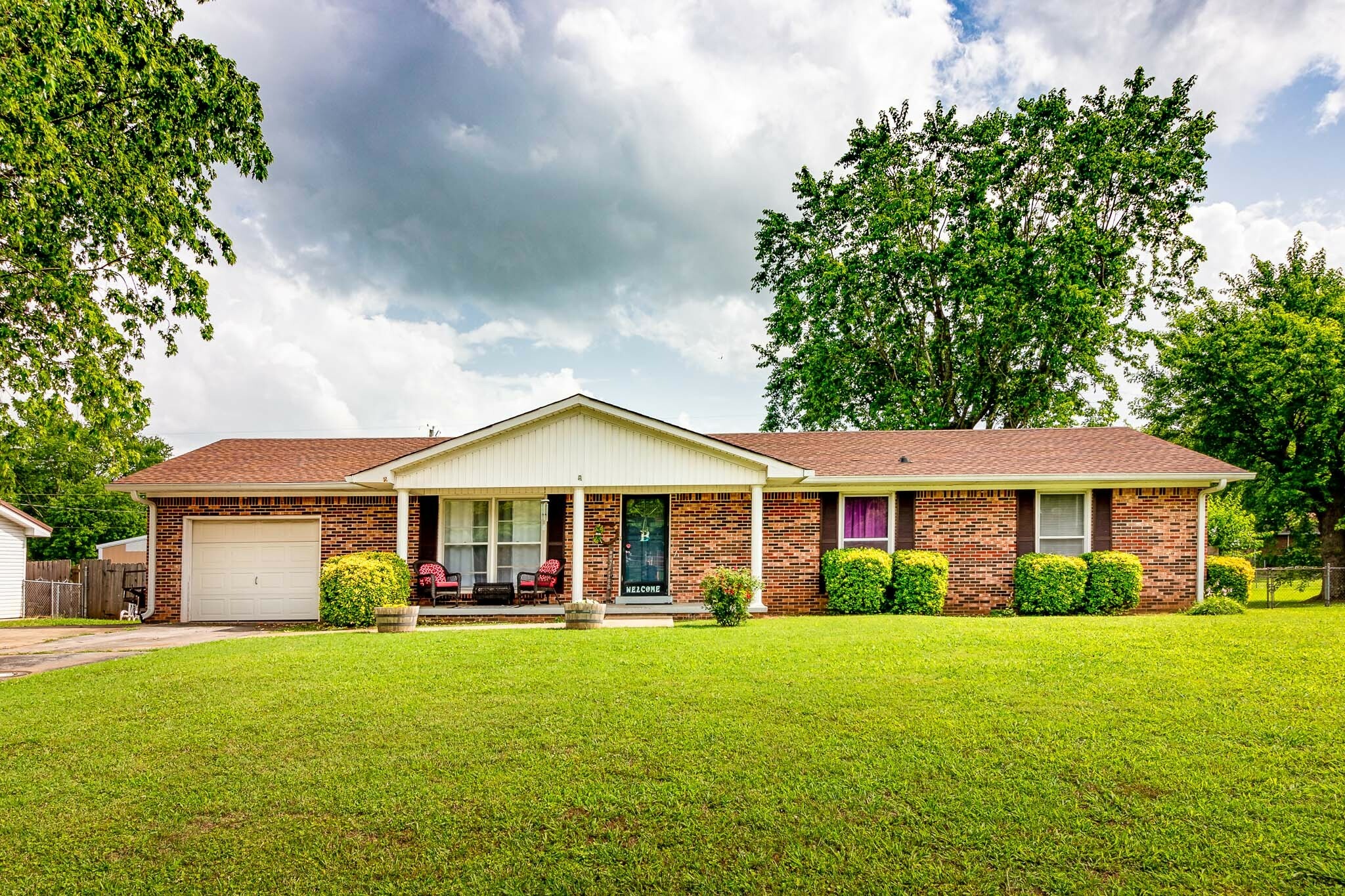 Property Photo:  711 6th St  TN 38464 