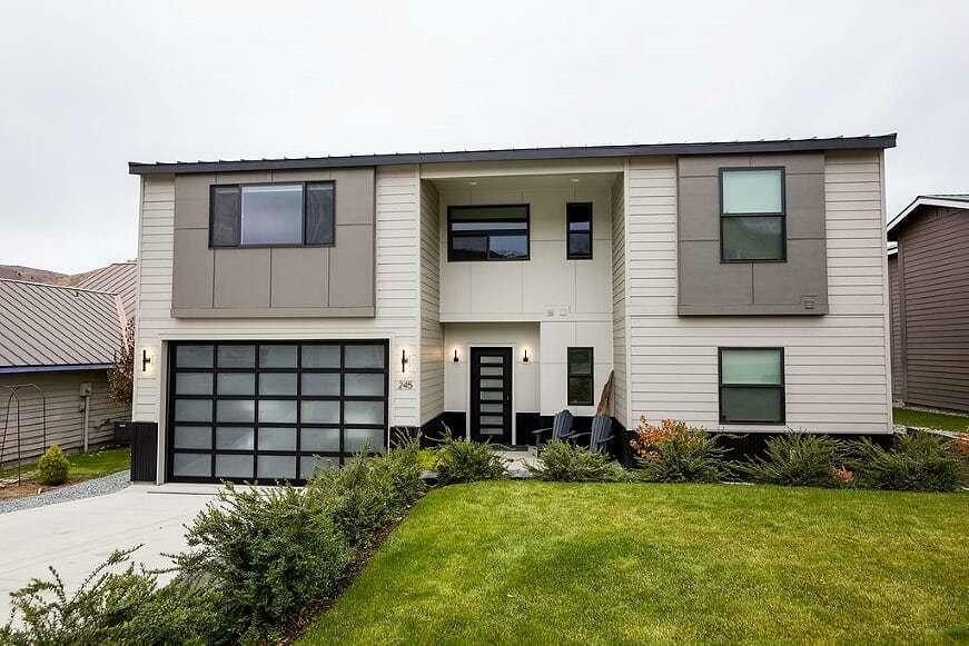 Property Photo: 245 W Emerson Dr WA 98843