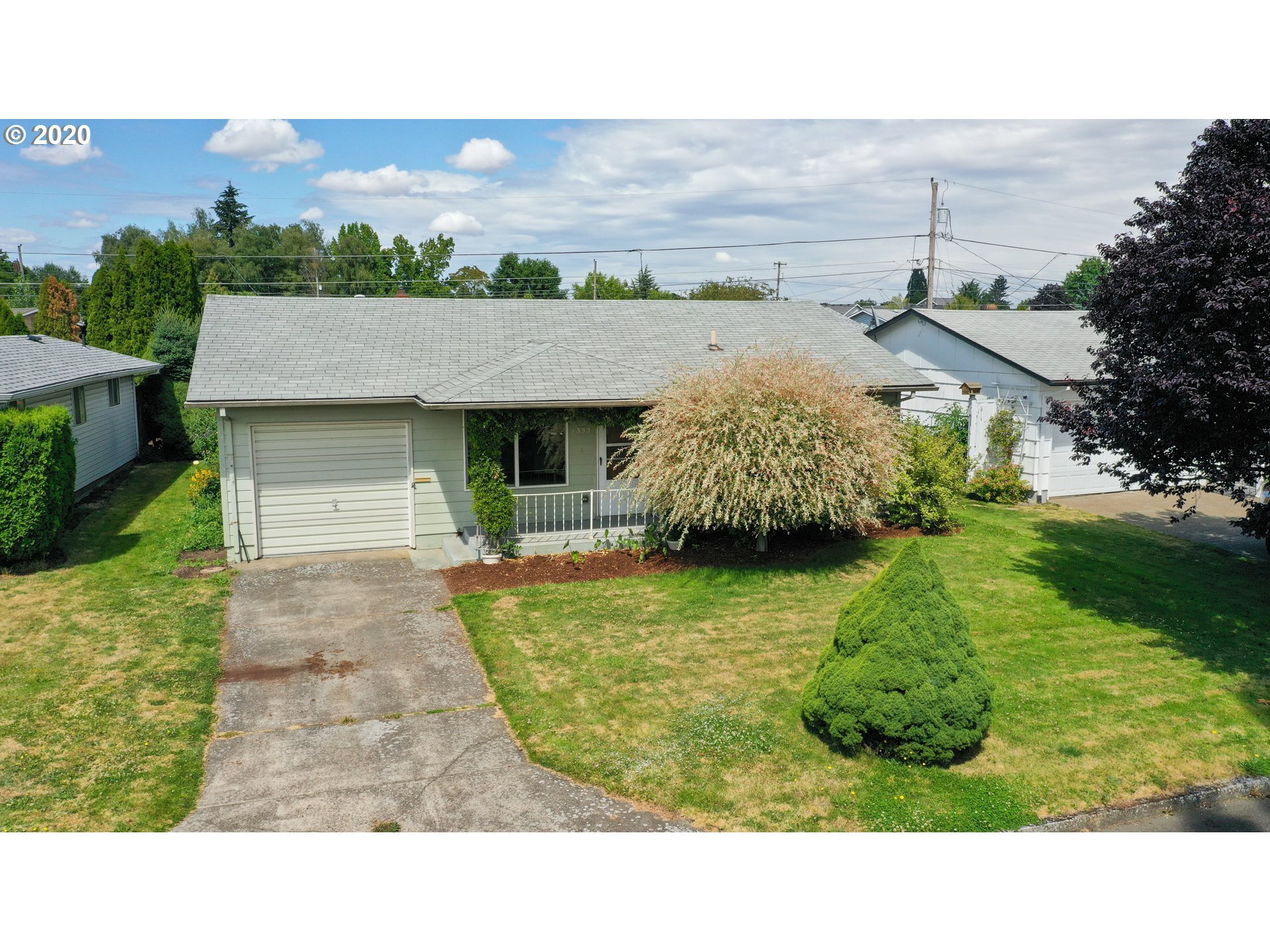 Property Photo: 1353 Umpqua Rd OR 97071