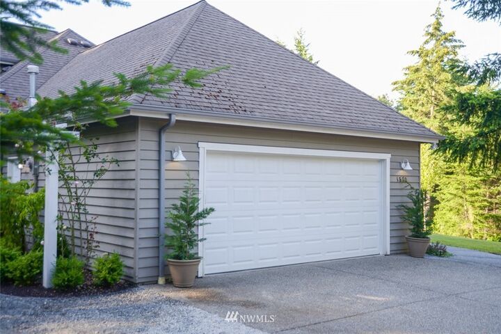 Property Photo: 1370 Bonnie Lane WA 98282