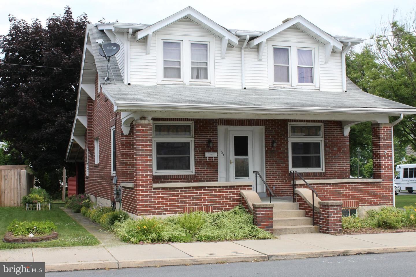 Property Photo:  103 E Arch Street  PA 19522 