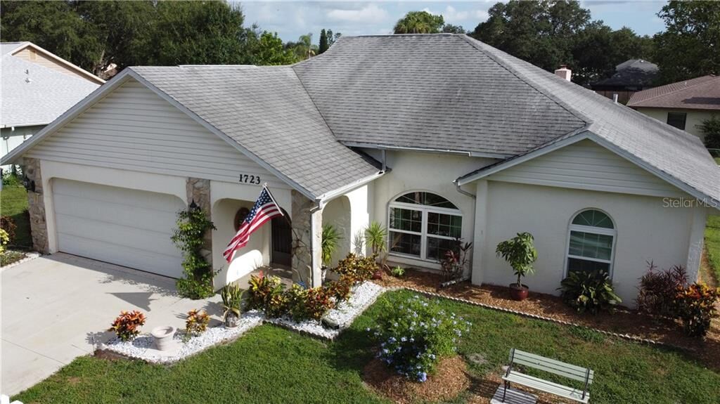 Property Photo:  1723 Deer Hollow Boulevard  FL 34232 