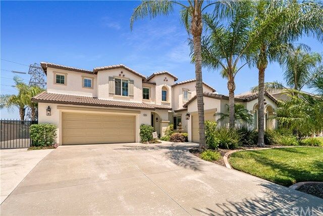 Property Photo:  13674 Apple Moss Court  CA 92880 