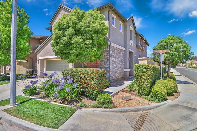 Property Photo:  559 Clearwater Creek Drive  CA 91320 